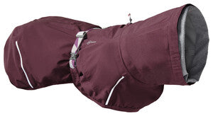 Hurtta Regenmantel Mudventure Coat in eggplant | blackberry | cinnamon | forest