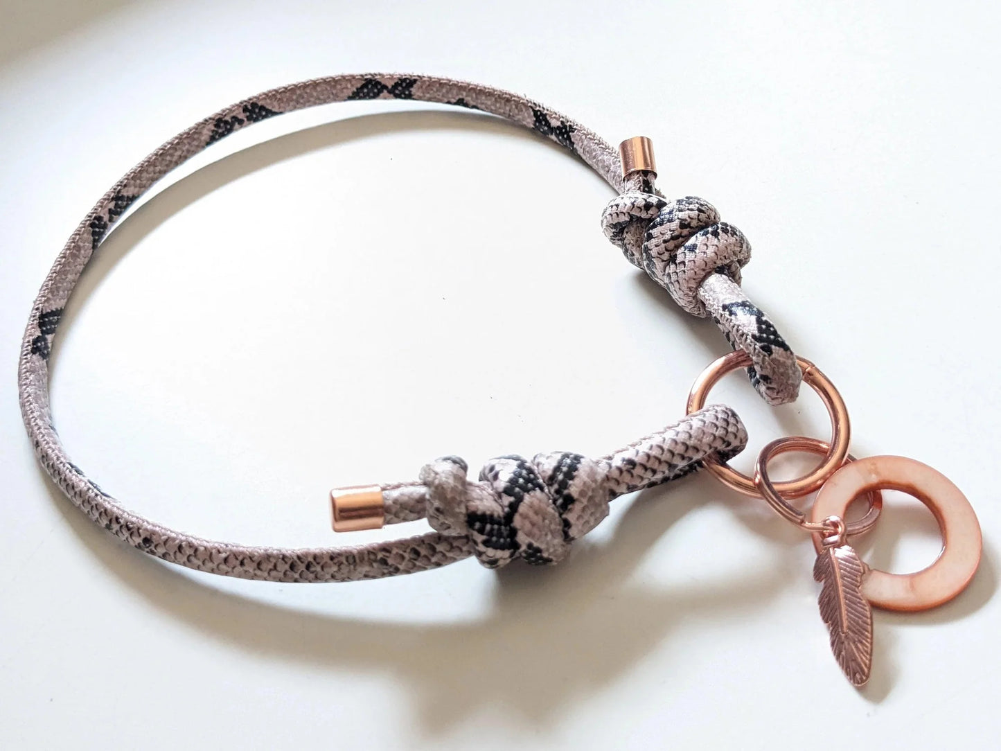 Markenhalsband aus Kunstleder verstellbar in Schlangenoptik